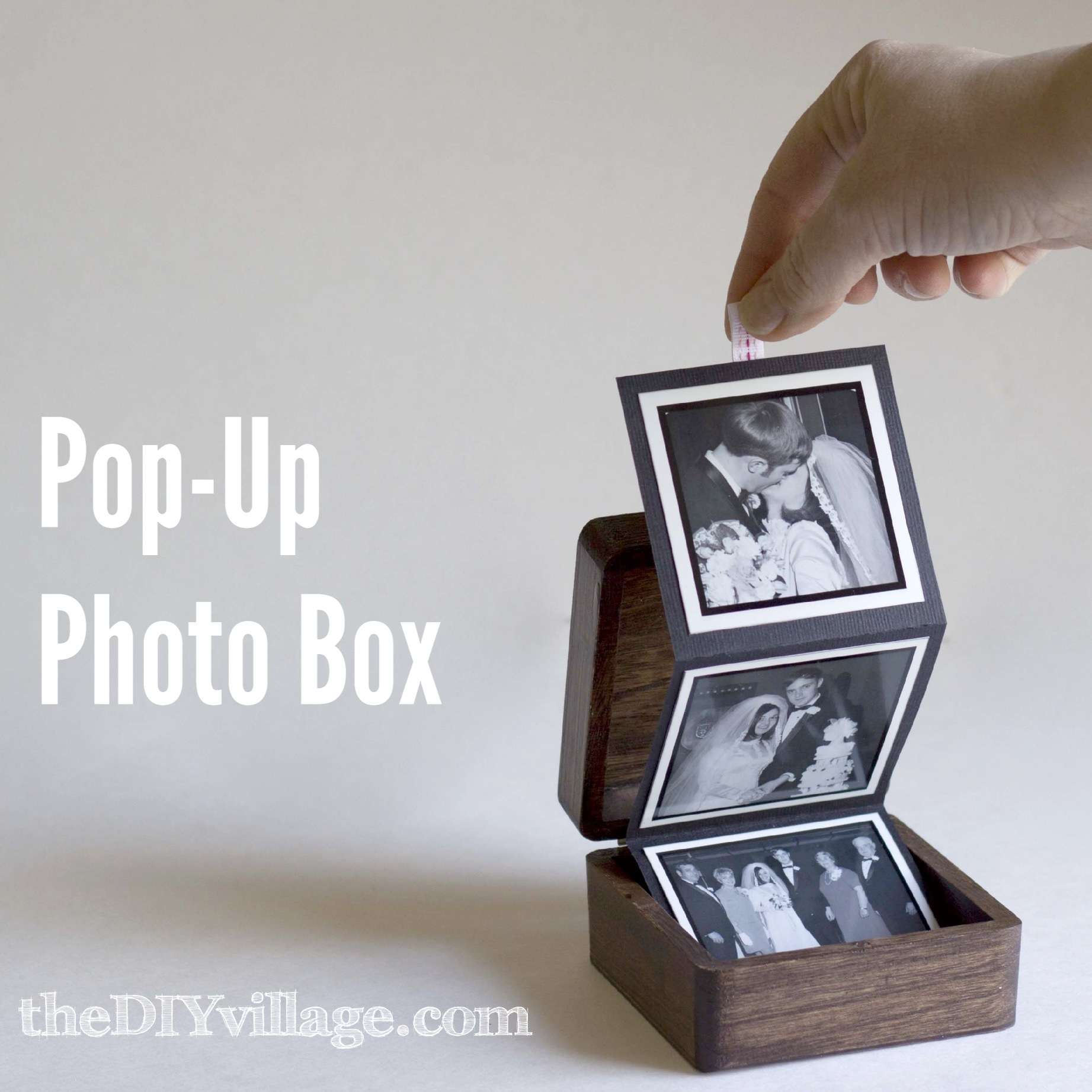 Pop up photo box