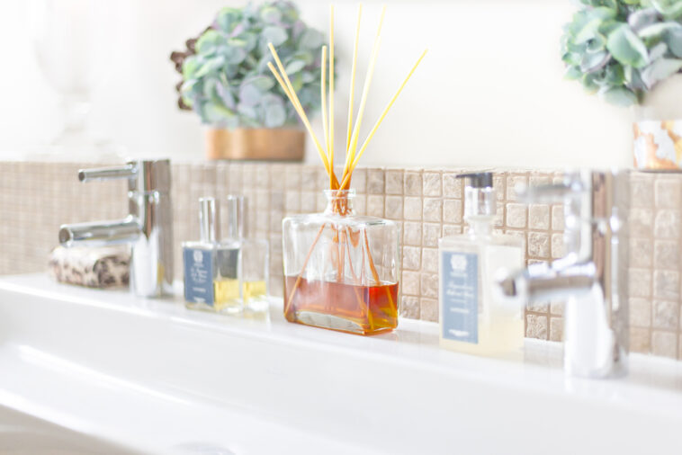 13 Clever Smell S To Make Bathroom Amazing Offbeatbros - How To Freshen Up Bathroom Smell