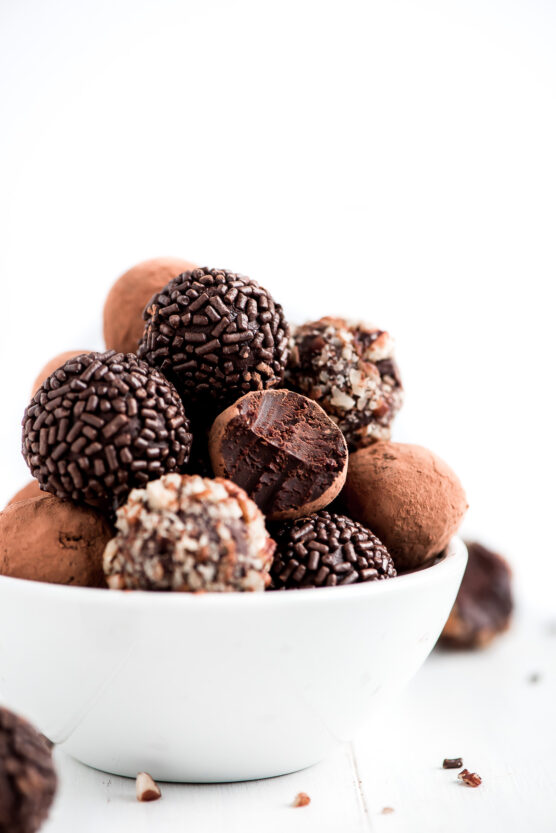 4-ingredient chocolate truffles with a variety of toppings
