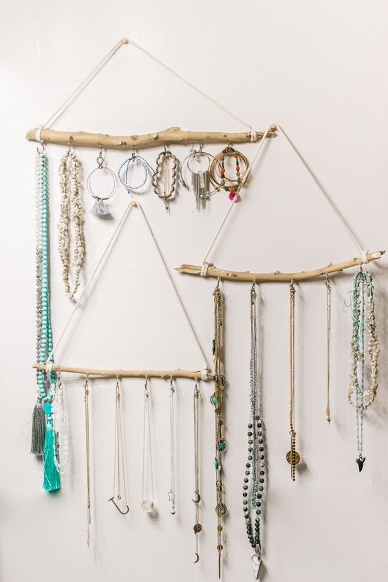 31 Easy To Make Diy Necklace Holders
