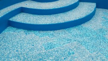 how to clean pool tiles
