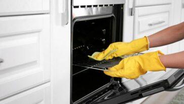 ways to clean a gas oven