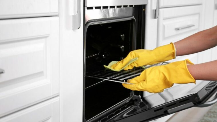 ways to clean a gas oven
