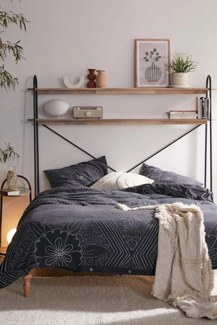 27 Easy Industrial Bedroom Decor Ideas – Offbeatbros