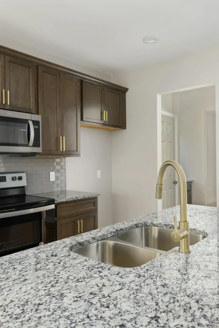 Farmhouse Kitchen Countertop Ideas: 23 Cozy and Timeless Looks